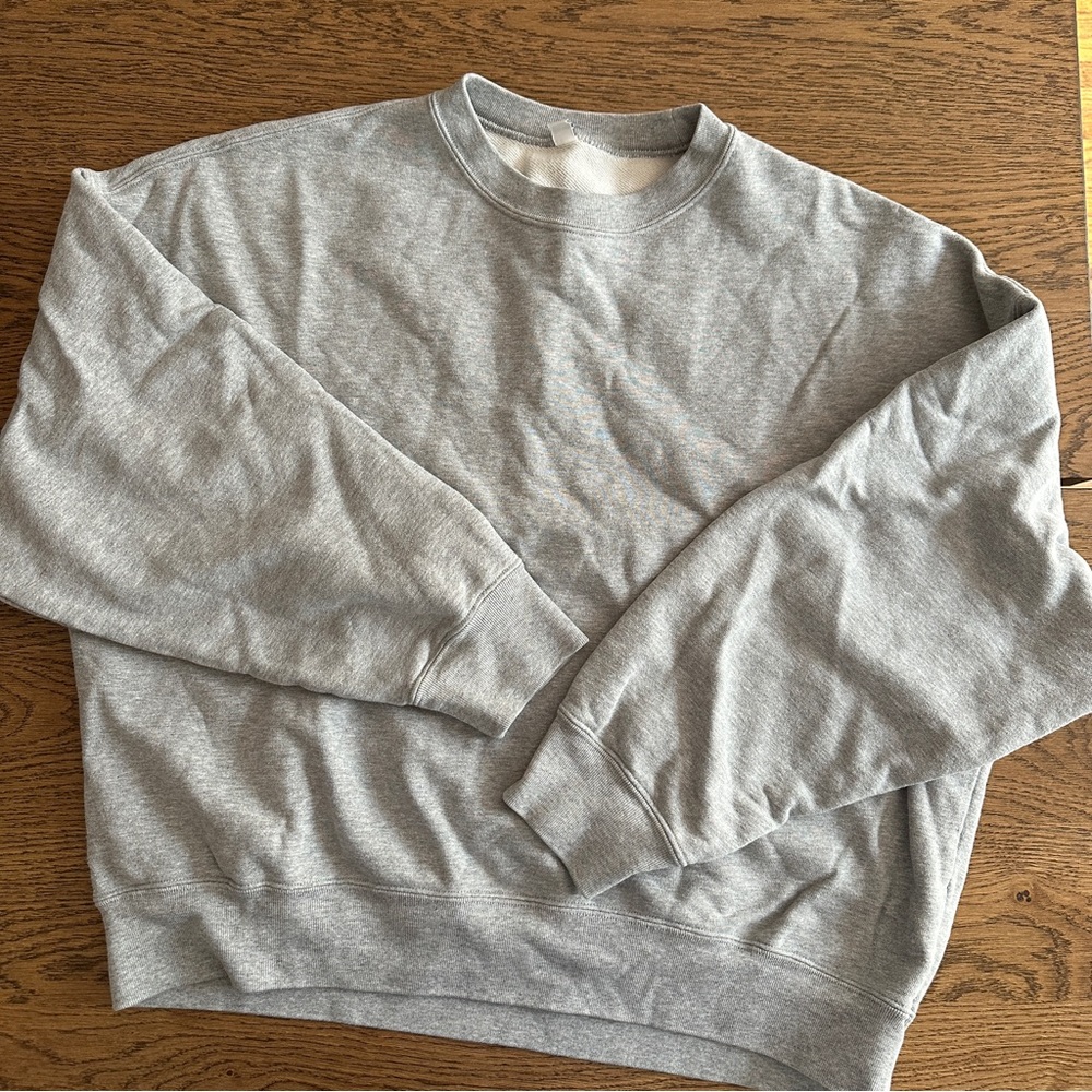 Uniqlo slouchy grey crewneck